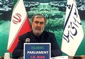 عزیزی: مهاجمة الأمریکیین للنساء والأطفال عمل لا یحمل أی قیمة عسکریة