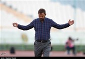 فیروز کریمی از سرمربیگری تراکتور استعفا کرد