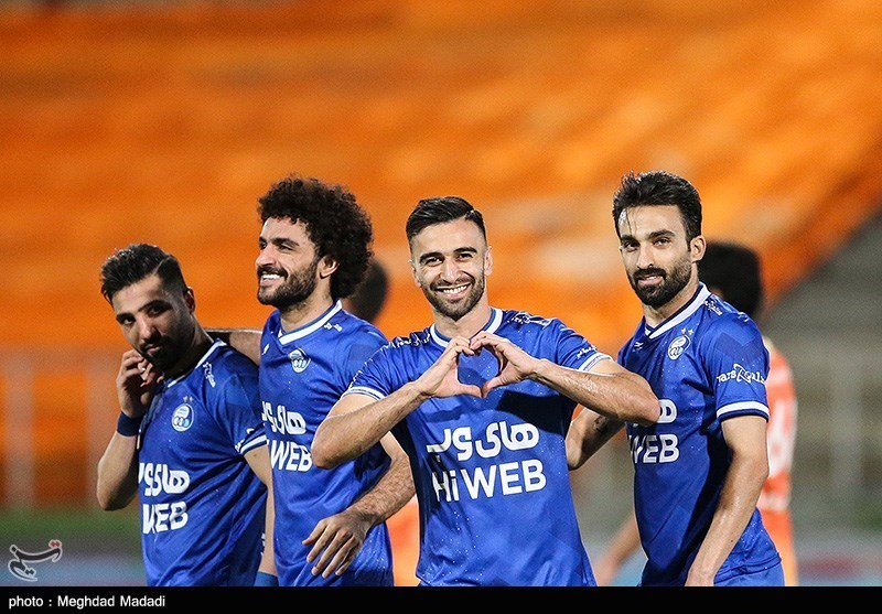 لیگ برتر فوتبال , تیم فوتبال پرسپولیس , تیم فوتبال سپاهان اصفهان , تیم فوتبال استقلال , 