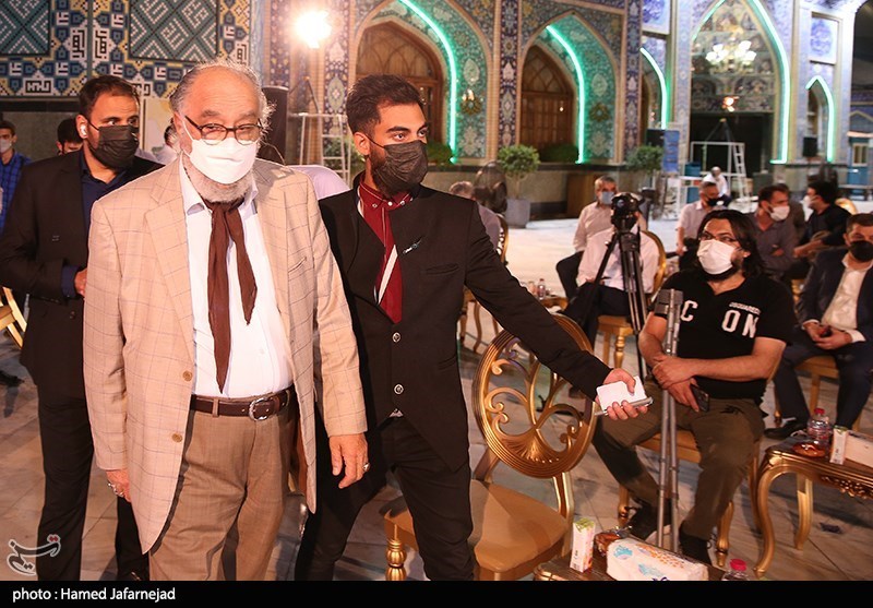 داریوش ارجمند بازیگر سینما و تلویزیون در مراسم  اختتامیه جشنواره بزرگ صالح
