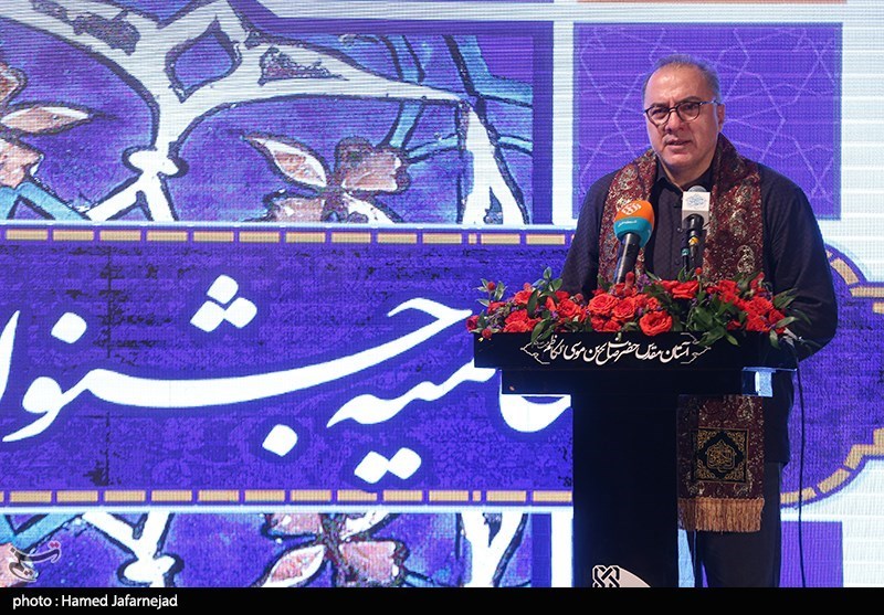 سخنرانی فرهاد قائمیان بازیگر سینما و تلویزیون در مراسم  اختتامیه جشنواره بزرگ صالح