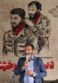 روایتگری حاج حسین یکتا در کهف الشهداء تهران در حاشیه مراسم رونمایی از مستند دستمال سرخها 