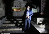 حاج حسین یکتا در کهف الشهداء تهران