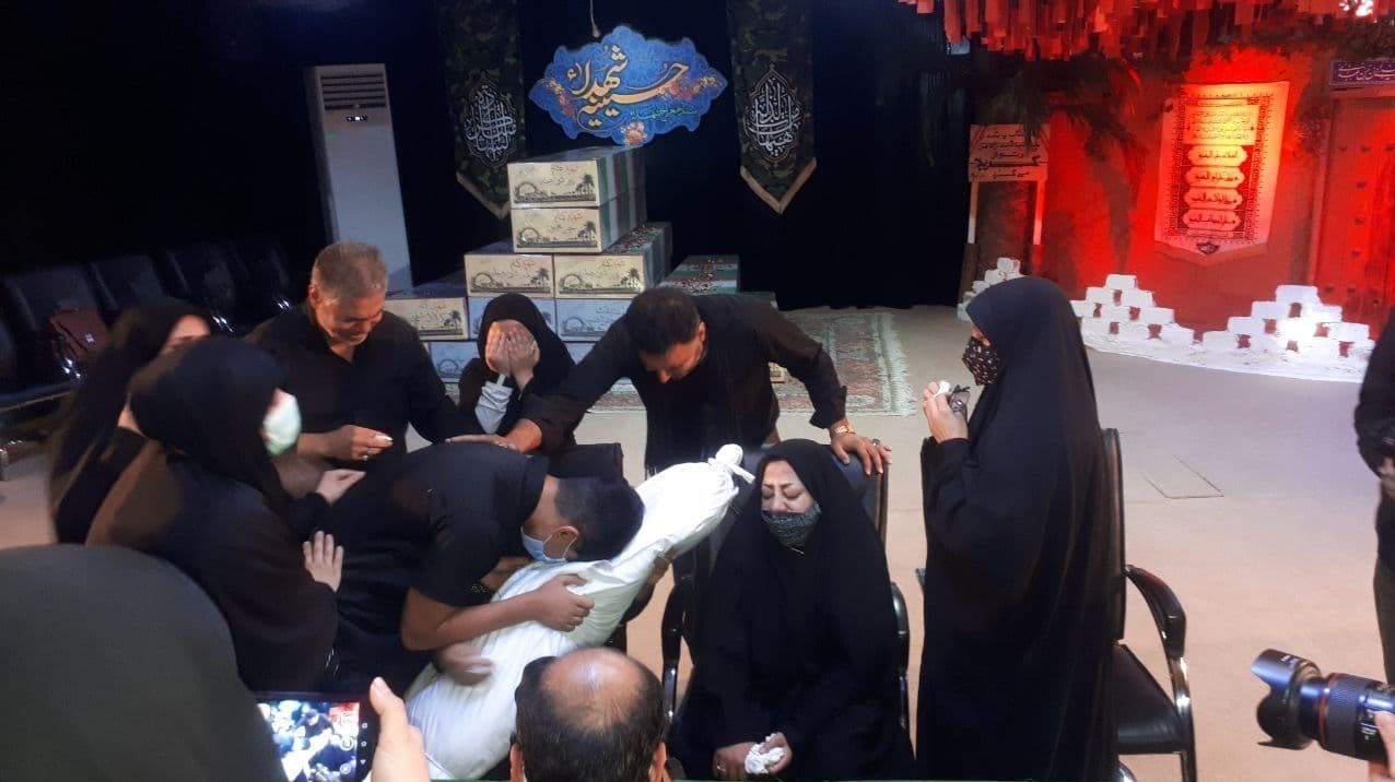 مراسم وداع با پیکر شهید هادی شریفی