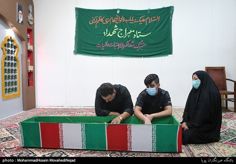 وداع با پیکر شهید مدافع حرم هادی شریفی