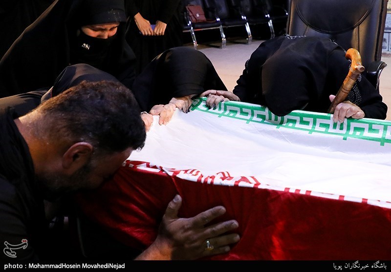 وداع با پیکر شهید مدافع حرم هادی شریفی