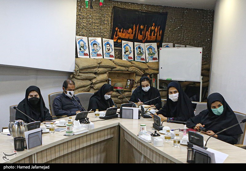 نشست خبری رونمایی از پوستر به یاد من باش در خصوص انتشار800 نمایشگاه کتاب دفاع مقدس در800 نقطه  استان تهران
