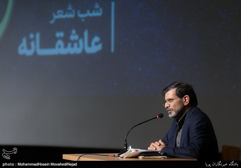 شعر خوانی ناصر فیض در شب شعر عاشقانه جشنواره موسم گل
