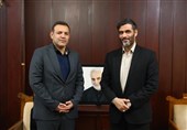 نشست مشترک رئیس فدراسیون فوتبال و دبیر شورای عالی مناطق آزاد