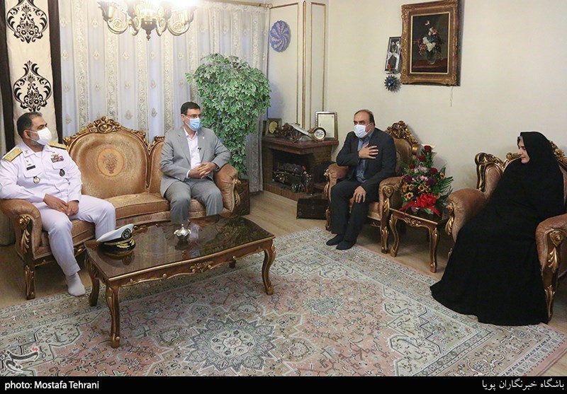 دیدار سید امیرحسین قاضی زاده هاشمی و امیر دریادار شهرام ایرانی  باجانباز 55 درصد خانم شهلا کریمی واحد