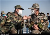 امیر سرتیپ علیرضا صباحی فرد فرمانده نیروی پدافند هوایی ارتش و امیر کیومرث حیدری فرمانده نیروی زمینی ارتش در رژه دریایی رزمایش مشترک ذوالفقار ۱۴۰۰ ارتش 