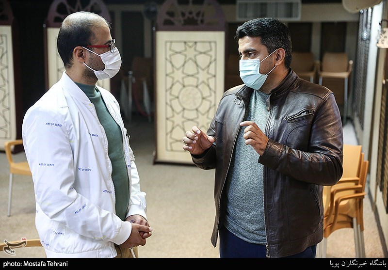 جواد فروغی دارنده مدال طلای تیراندازی بازی‌های المپیک توکیو در چهارمین شب برنامه همسنگر-مدافعان حرم