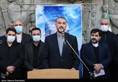  سخنرانی حسین امیرعبدالهیان وزیر امور خارجه در مراسم تشییع شهید «حسن ایرلو» سفیر ایران در یمن مراسم تشییع شهید «حسن ایرلو» سفیر ایران در یمن
