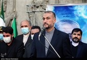  سخنرانی حسین امیرعبدالهیان وزیر امور خارجه در مراسم تشییع شهید «حسن ایرلو» سفیر ایران در یمن مراسم تشییع شهید «حسن ایرلو» سفیر ایران در یمن