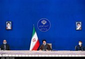 حجت‌الله عبدالملکی وزیر تعاون، کار و رفاه اجتماعی،  سید ابراهیم رئیسی، رئیس جمهور و احمد وحیدی، وزیر کشور در جلسه شورای عالی اشتغال