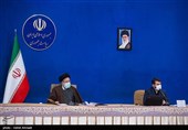 حجت‌الله عبدالملکی وزیر تعاون، کار و رفاه اجتماعی و سید ابراهیم رئیسی، رئیس جمهور در جلسه شورای عالی اشتغال