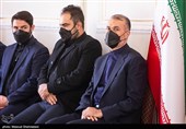 حسین امیرعبدالهیان وزیر امور خارجه در مراسم یادبود شهید حسن ایرلو سفیر ایران در یمن