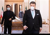 ورود سفرای کشور های خارجی به مراسم یادبود شهید حسن ایرلو سفیر ایران در یمن
