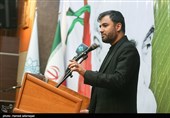 هادی ملک پور شاعر در مراسم  شب شعر مقاومت با عنوان  «شبی با شهید قدس» به مناسبت دومین سالگرد شهادت سردار حاج قاسم سلیمانی در فرهنگسرای رسانه 