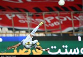 دیدار تیم‌های فوتبال پرسپولیس و تراکتور