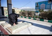 مادر شهید مدافع حرم اکبر نظری 