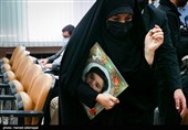 مادر شهید خردسال محمدطاها اقدامی که در حادثه تروریستی اهواز به شهادت رسید در اولین جلسه دادگاه سرکرده گروهک تروریستی الاحوازیه