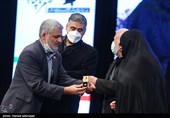تجلیل از مادر  شهید اصغر پاشاپور