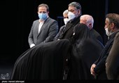 تجلیل از خانواده شهدا در مراسم  بزرگداشت دومین سالگرد شهادت شهید اصغر پاشاپور 