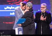 نادر سلیمانی برنده سیمرغ مکمل مرد در مراسم اختتامیه چهلمین جشنواره فیلم فجر