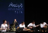 اجرای گروه نوای سیمره به خوانندگی و آهنگسازی مهران غضنفری در چهارمین شب جشنواره موسیقی فجر