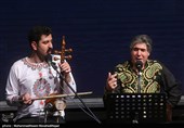 اجرای گروه نوای سیمره به خوانندگی و آهنگسازی مهران غضنفری در چهارمین شب جشنواره موسیقی فجر