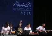 اجرای گروه نوای سیمره به خوانندگی و آهنگسازی مهران غضنفری در چهارمین شب جشنواره موسیقی فجر