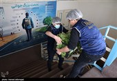 تهیه و آماده سازی  غذا توسط نوجوانان جهادی برای موکب های کمپین جهانی" زینب خواهر عشق" در سالروز رحلت حضرت زینب سلام الله علیها 