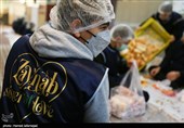 تهیه و آماده سازی  غذا توسط نوجوانان جهادی برای موکب های کمپین جهانی" زینب خواهر عشق" در سالروز رحلت حضرت زینب سلام الله علیها 