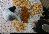 تهیه و آماده سازی  غذا توسط نوجوانان جهادی برای موکب های کمپین جهانی" زینب خواهر عشق" در سالروز رحلت حضرت زینب سلام الله علیها 