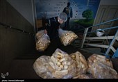 تهیه و آماده سازی  غذا توسط نوجوانان جهادی برای موکب های کمپین جهانی" زینب خواهر عشق" در سالروز رحلت حضرت زینب سلام الله علیها 