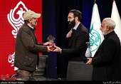 هادی حجازی فر کارگردان فیلم موقعیت مهدی برگزیده اول  یازدهمین جایزه سینمایی ققنوس 