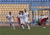 لیگ دسته اول فوتبال| تداوم صدرنشینی ملوان با بردی دشوار در حافظیه/ توقف خیبر و برتری مس کرمان
