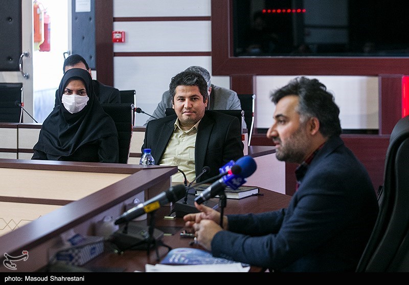 نشست خبری روح الله دهقانی فیروزآبادی، معاون تحقیقات فناوری و نوآوری دانشگاه آزاد اسلامی