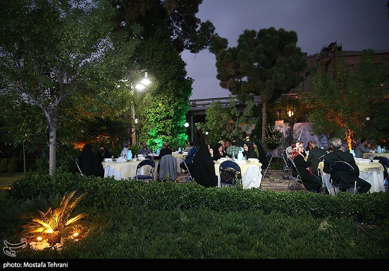 شب محققان و راویان انقلاب و دفاع مقدس