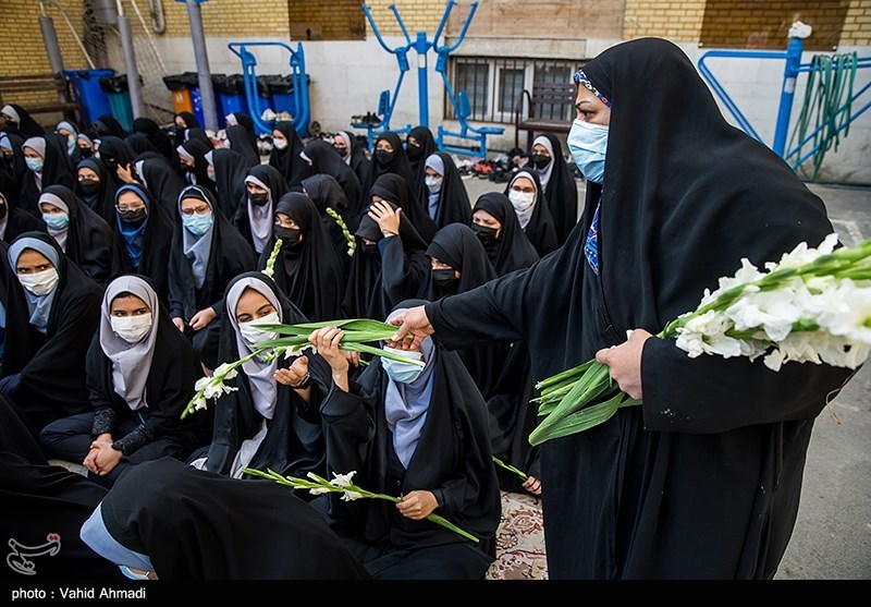 مراسم استقبال از پیکرمطهر شهید گمنام در دبیرستان شاهد امام حسین (ع)