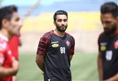 با وجود ماندن در پرسپولیس؛ نعمتی فعلاً اجازه تمرین ندارد