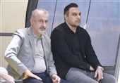 محمدی: نتیجه بازی با تراکتور باید 3 بر صفر شود/ مشکل خاصی برای تمدید قرارداد بازیکنان پرسپولیس نداریم