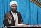 حاج‌علی‌اکبری: همگان برای حفظ وحدت بکوشند/ دشمن دنبال دوقطبی‌سازی است