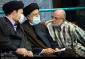 سید ابراهیم رئیسی رئیس‌جمهور و سید حسن خمینی و سعید قاسمی در مراسم اجتماع مردمی هسته‌های جهاد و پیشرفت