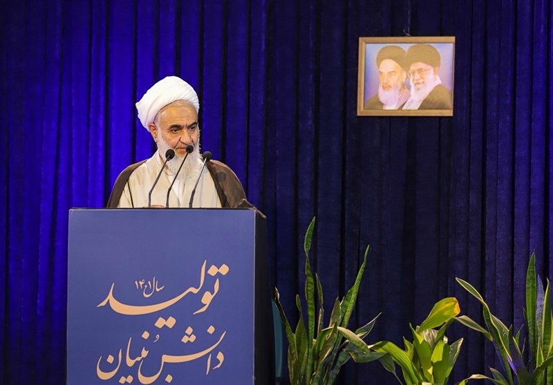 امام جمعه قزوین: کاهش جمعیت امنیت و اقتصاد کشور را تهدید می‌کند