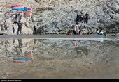آب تنی در چشمه علی