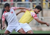 سعید صادقی و امید عالیشاه بازیکنان تیم فوتبال پرسپولیس