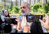 احمد وحیدی وزیر کشور در حاشیه جلسه هیئت دولت