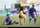 دیدار تیم‌های فوتبال استقلال و سپاهان